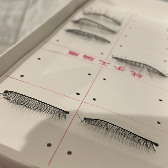 3 Pairs Mid-Long Natural Look Black False Glue On - Picture 4 of 7